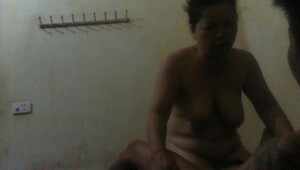 Indian girl bathing nude bollywood