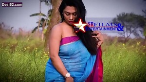 Hot bengali indian girl in saree seducing