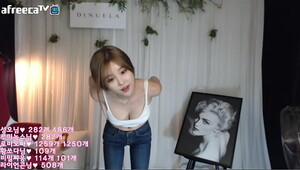 Korean webcam 15, sexy woman goes all in