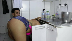 Plumber fucks a lonely mum in the ass